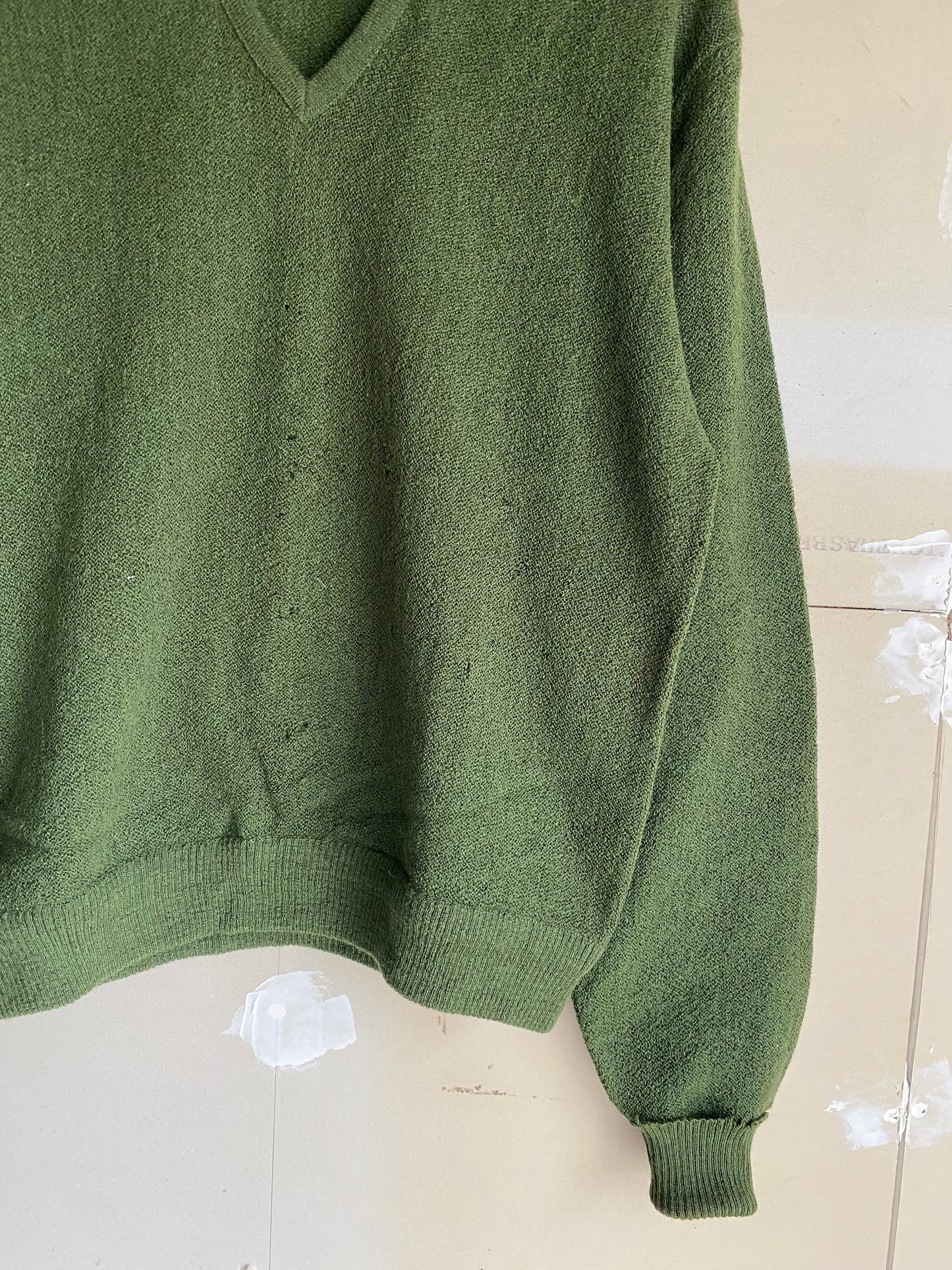 1970s Olive Distressed Sweater | L