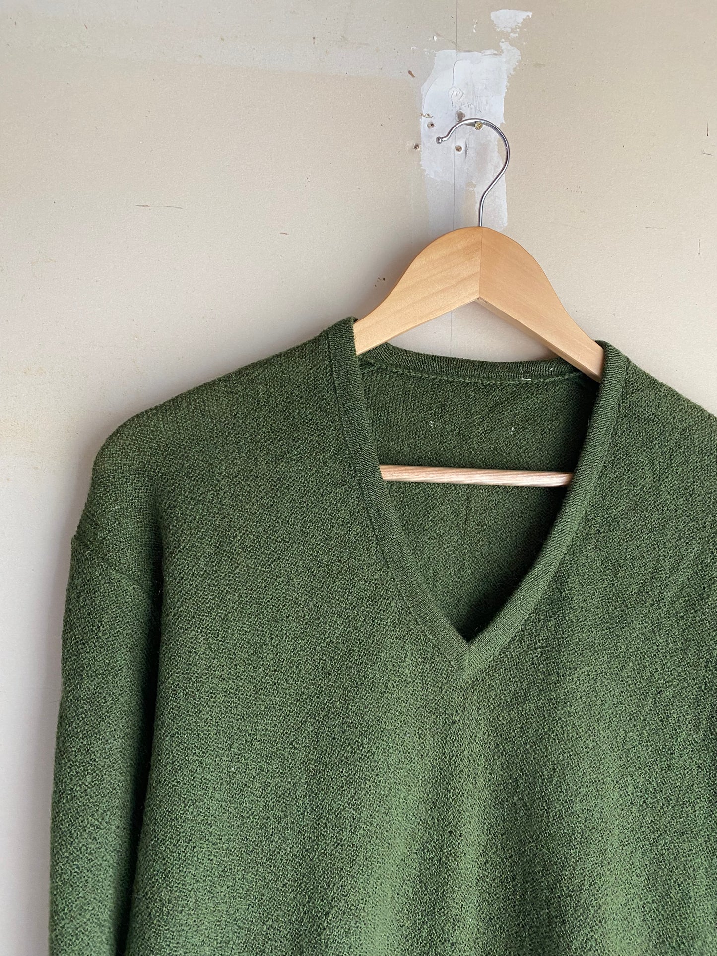 1970s Olive Distressed Sweater | L